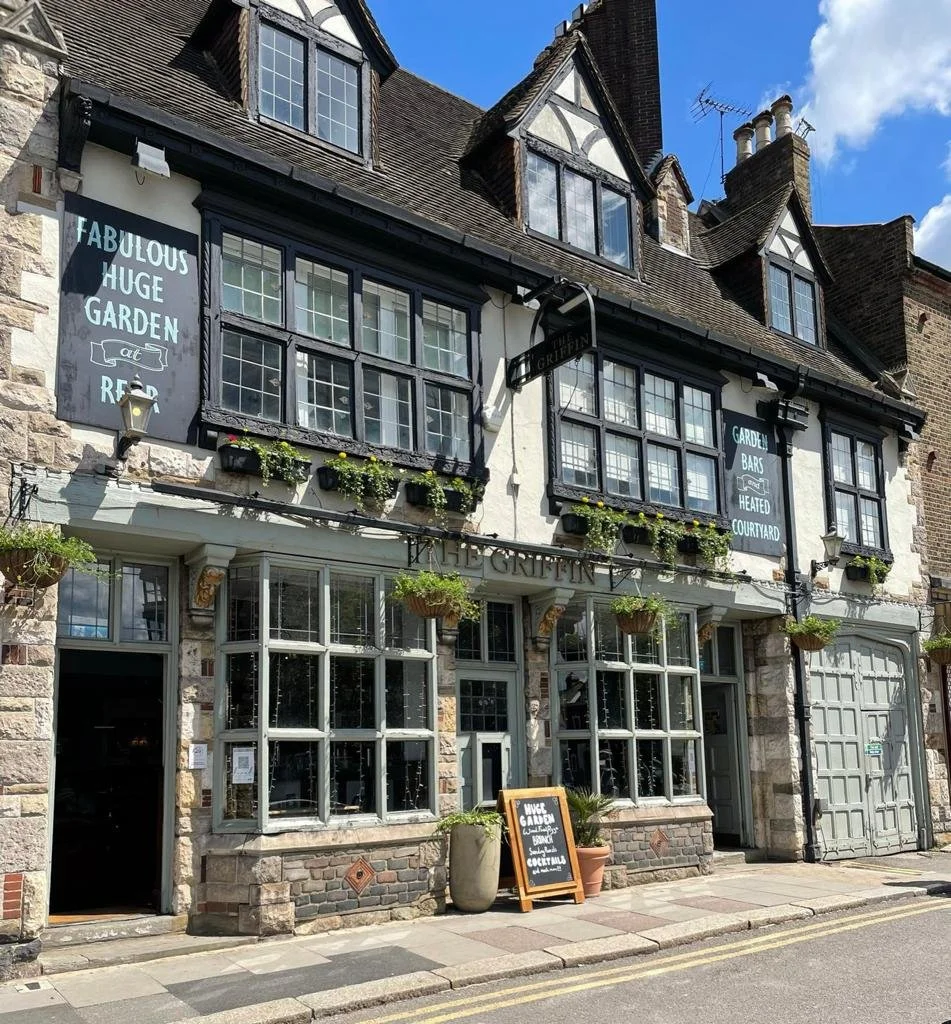 The online griffin pub